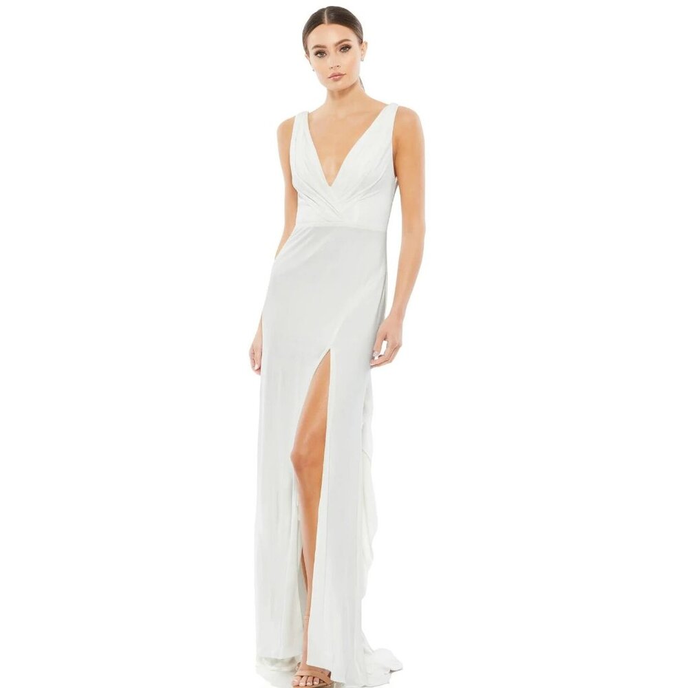 Mac Duggal IEENA White Sleeveless V Neck Jersey Gown 12336 Size 8 *Minor Flaw*